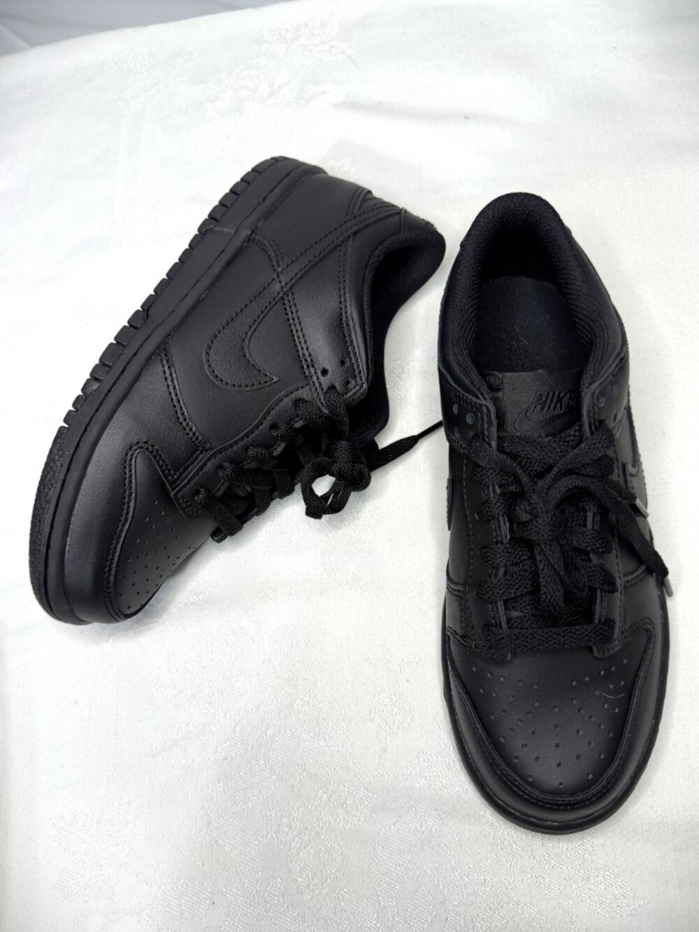 Nike Dunk Low GS Triple Black Sneakers Shoes FB9109-009  Size 4.5 Youth/6 Women